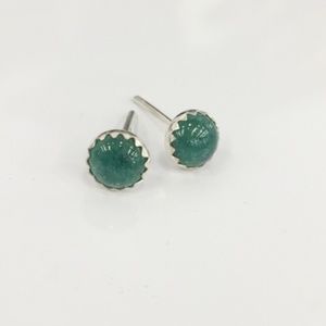 Aventurine stud earrings in Argentium silver